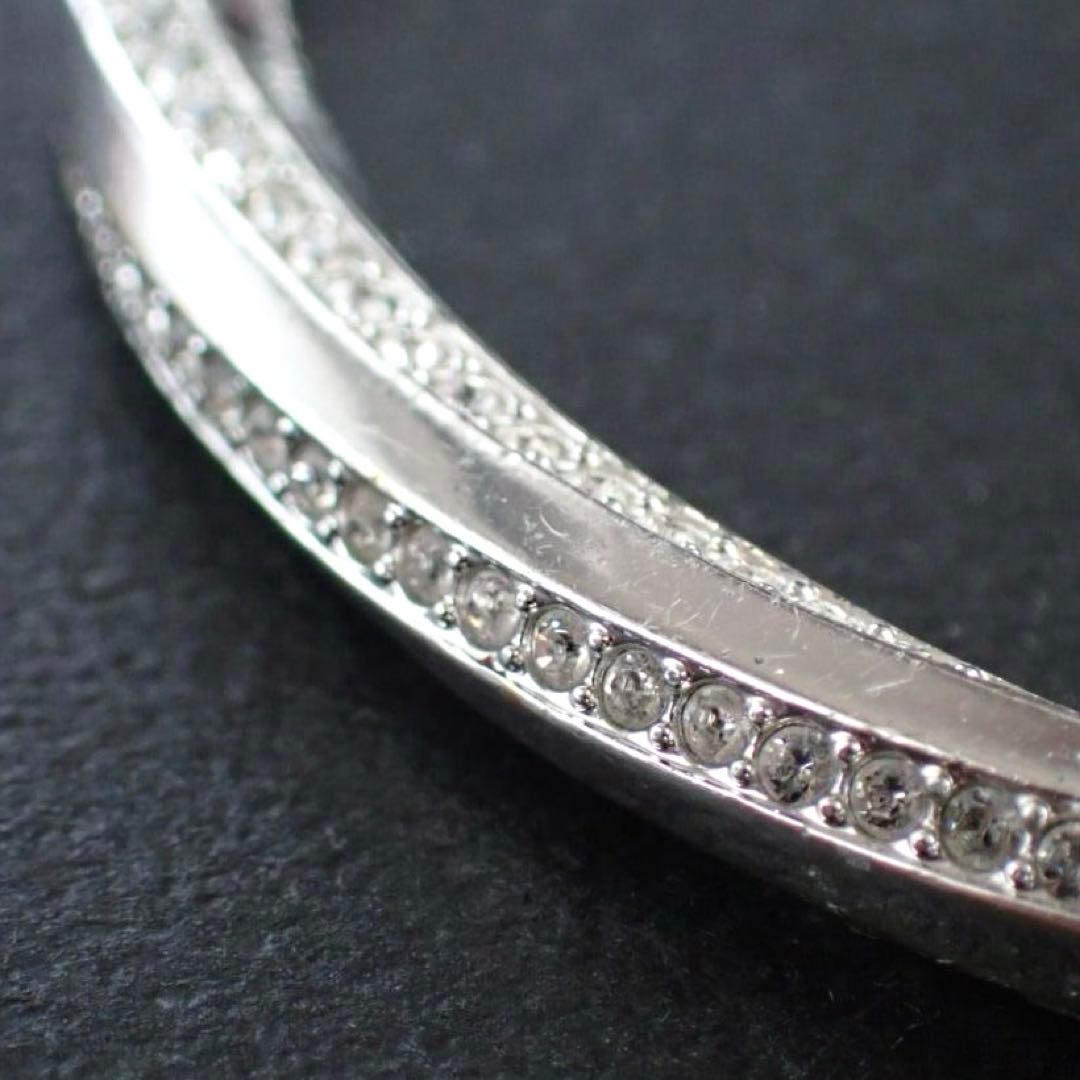 スワロフスキー Swarovski バングル Hilt Mサイズ ツイスト