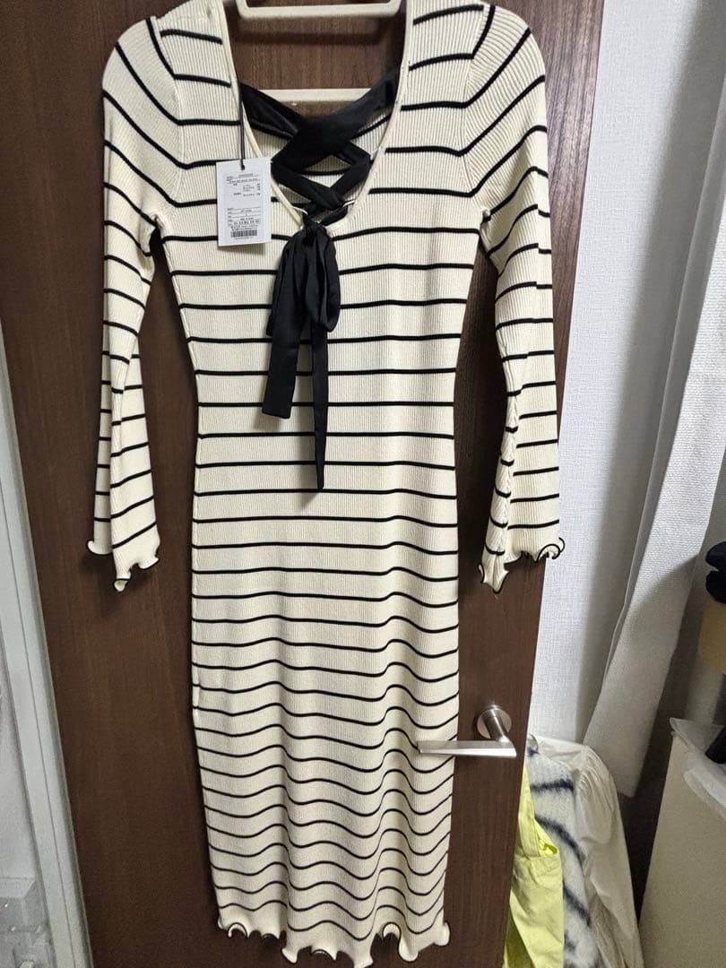 今週まで！新品未使用　Her lip to ストライプニットワンピース