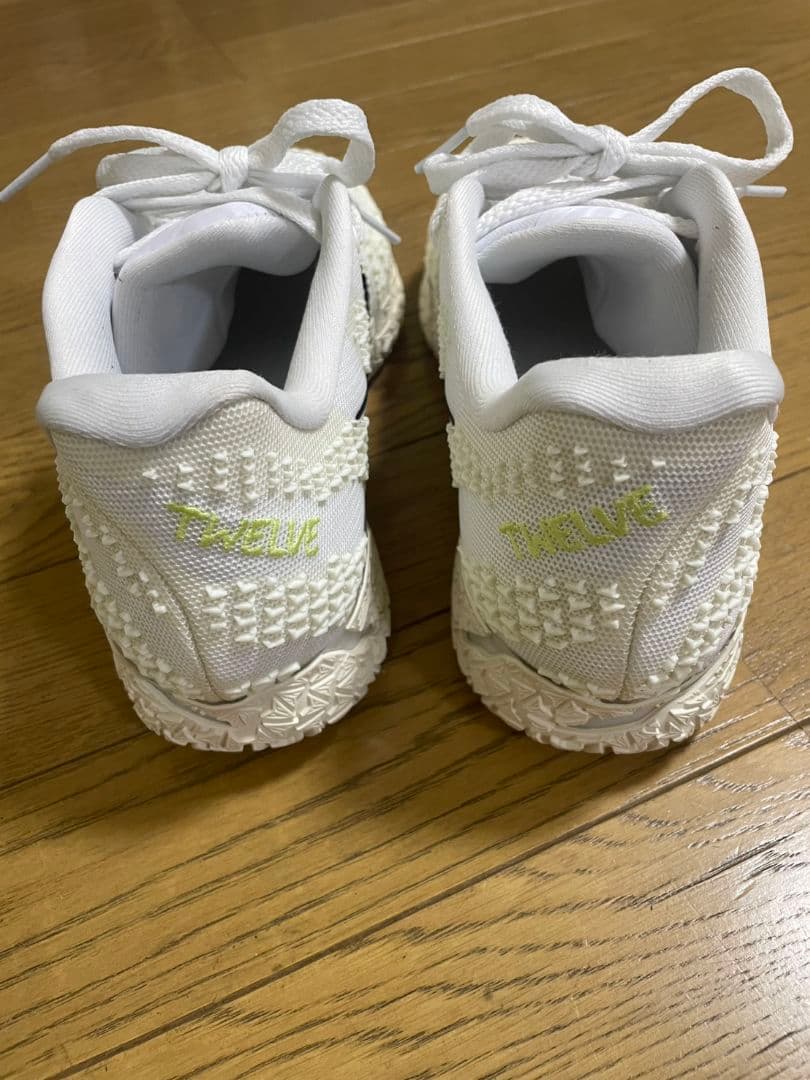 バスケットシューズ バッシュ ジャ 3 EP ジャモラント HF2794-101