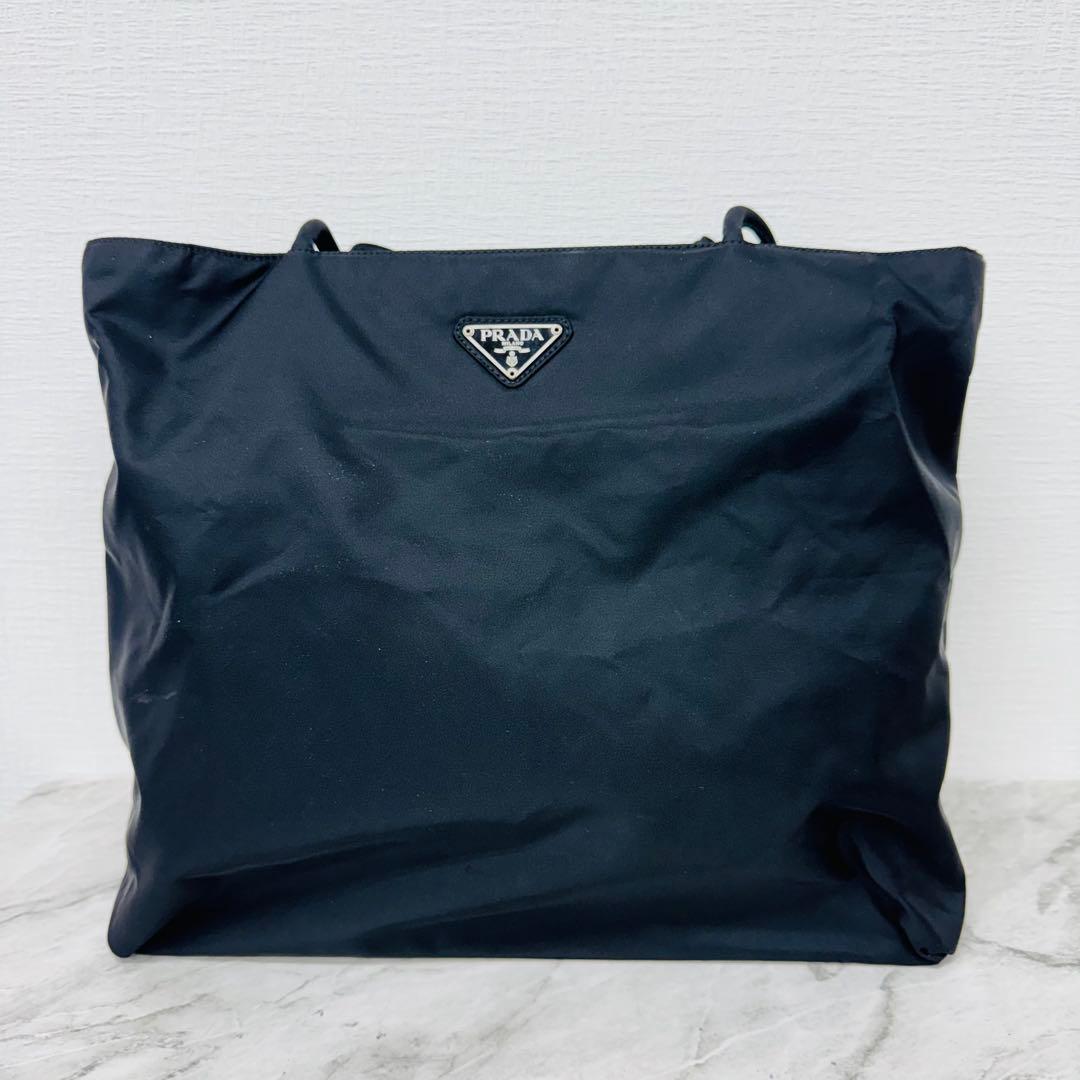 ✨PRADA✨プラダ✨三角ロゴプレート✨ブラック✨ナイロン✨トートバッグ✨