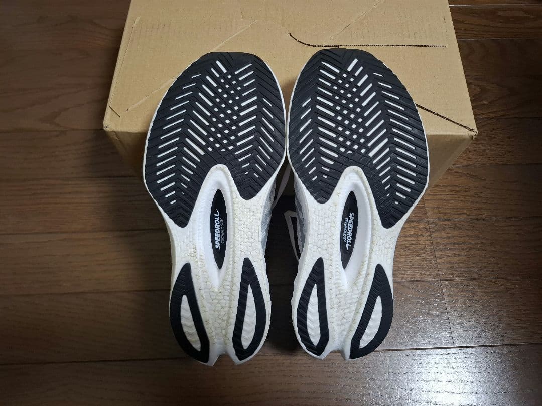 サッカニー　エンドルフィンプロ4　26.5cm ENDORPHIN PRO 4