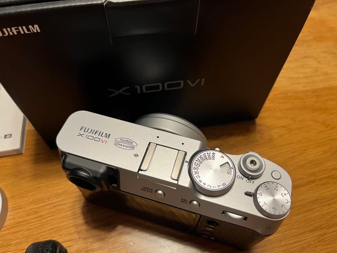 【ショット数600回】FUJIFILM x100ⅵ シルバー アクセサリー多数