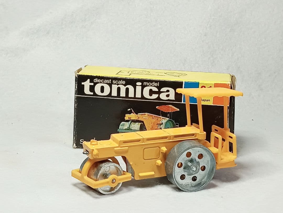 黒箱 トミカ 川崎重工ロードローラ 箱有 当時物