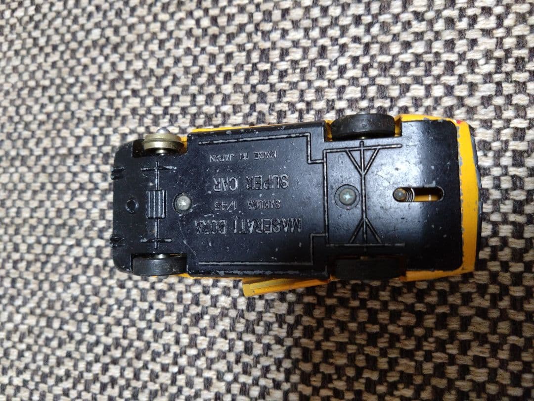 ミニカーセット 3台 赤と黄色