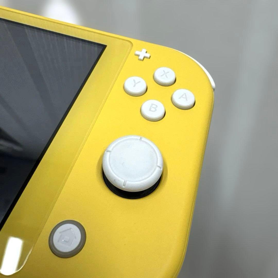 Nintendo Switchライト Yellow