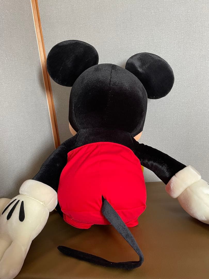 ミッキー マウス　特大ぬいぐるみ