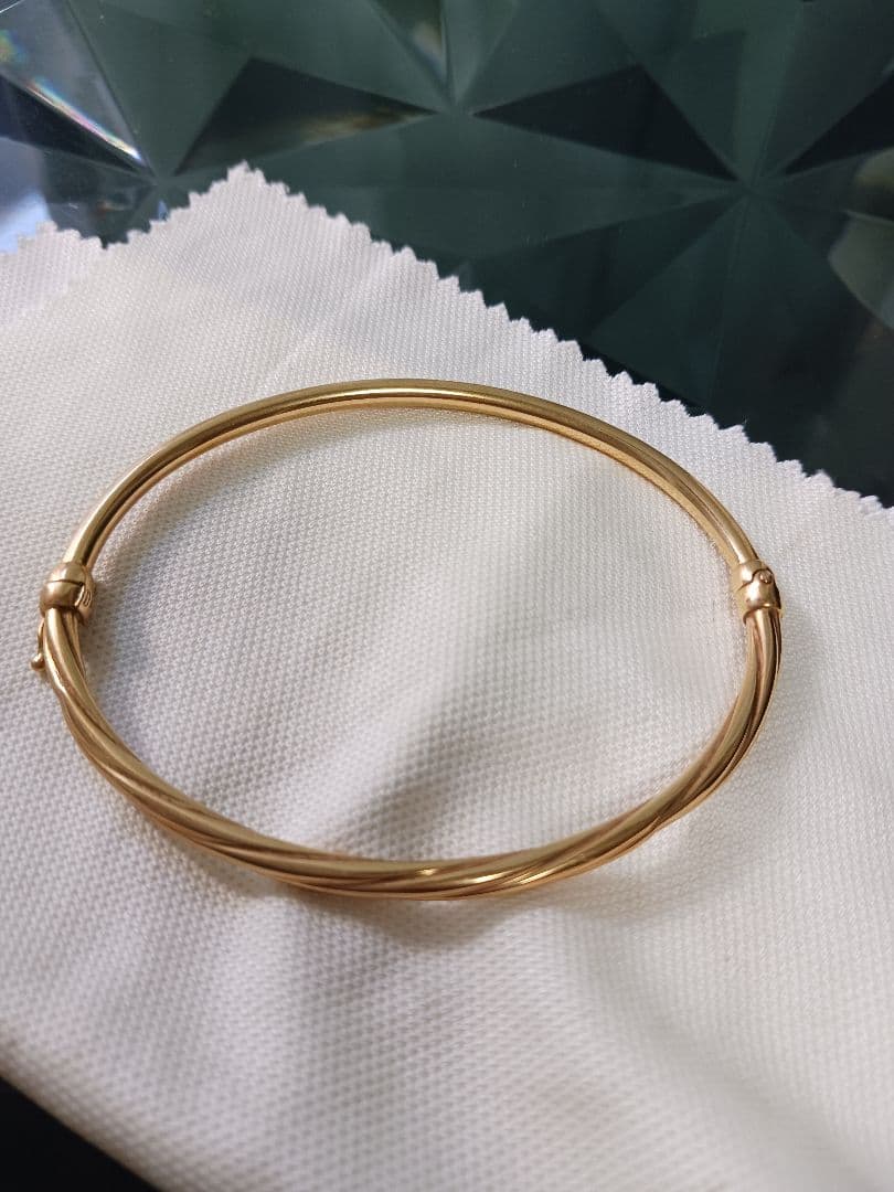 ウノアエレ　バングルブレスレット　k18