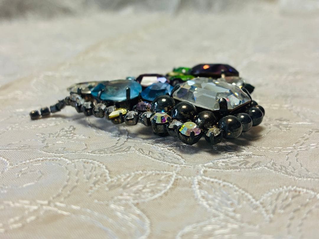 Christian Lacroix ハート型ブローチ