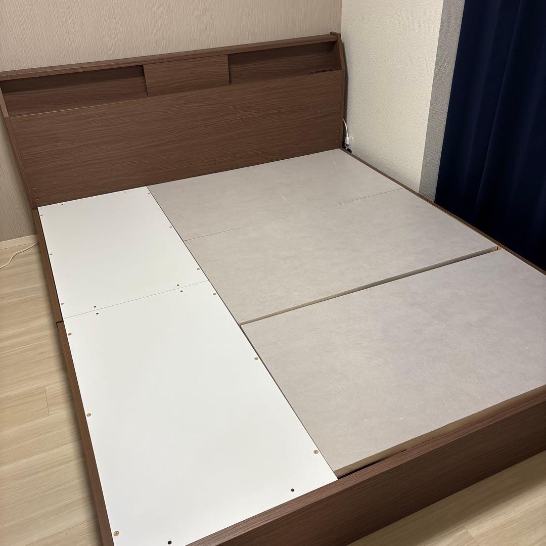 送料込み　ニトリ クイーン ベットフレーム 収納・コンセント付　アザン3浅型