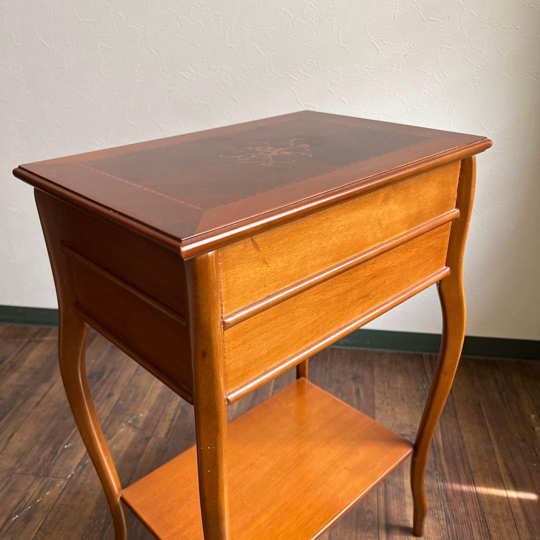 k353r120 象嵌細工のクラシカルなコンソールチェスト/サイドテーブル