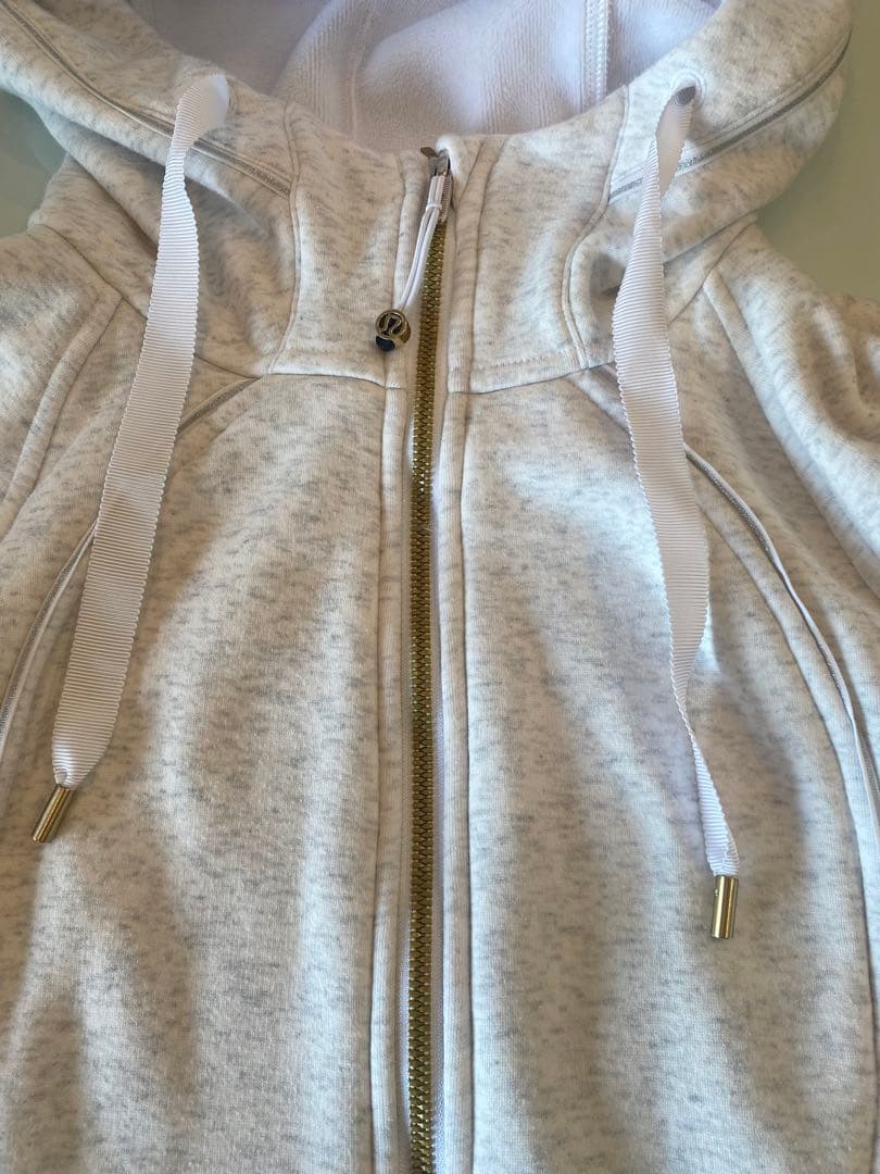 ルルレモン　パーカー　グレー　サイズ8