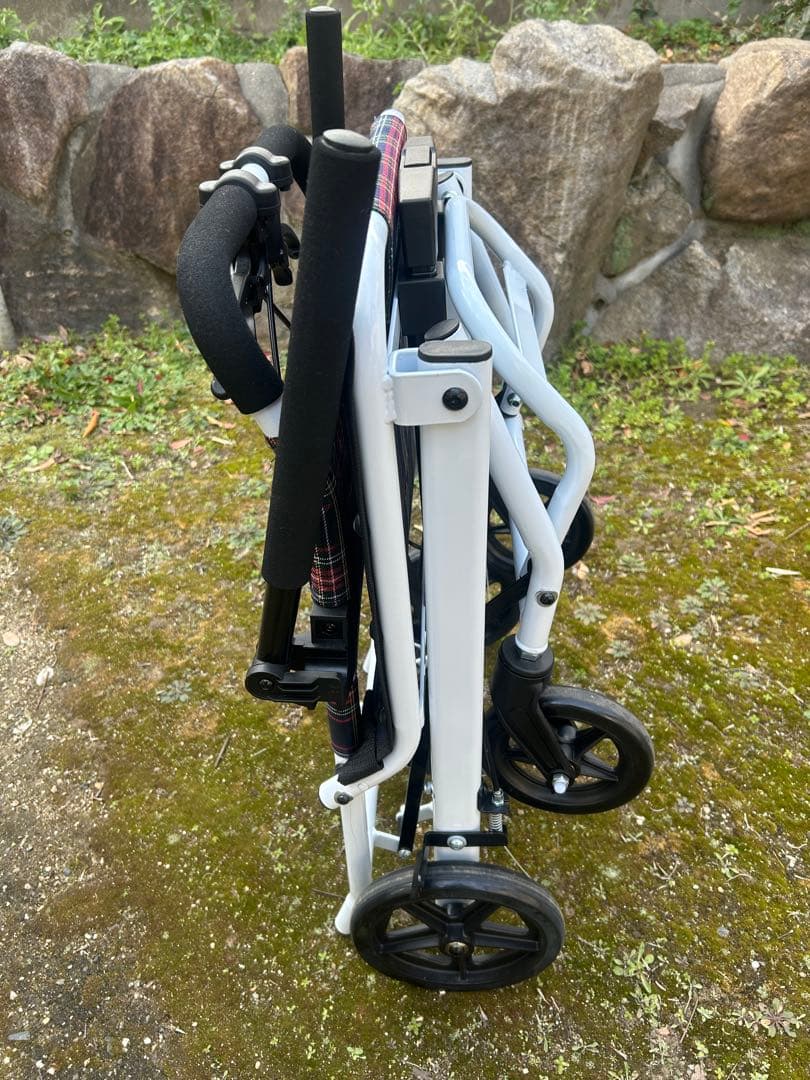 折りたたみ式　車椅子　キャリー付き　美品　折り畳み　軽量