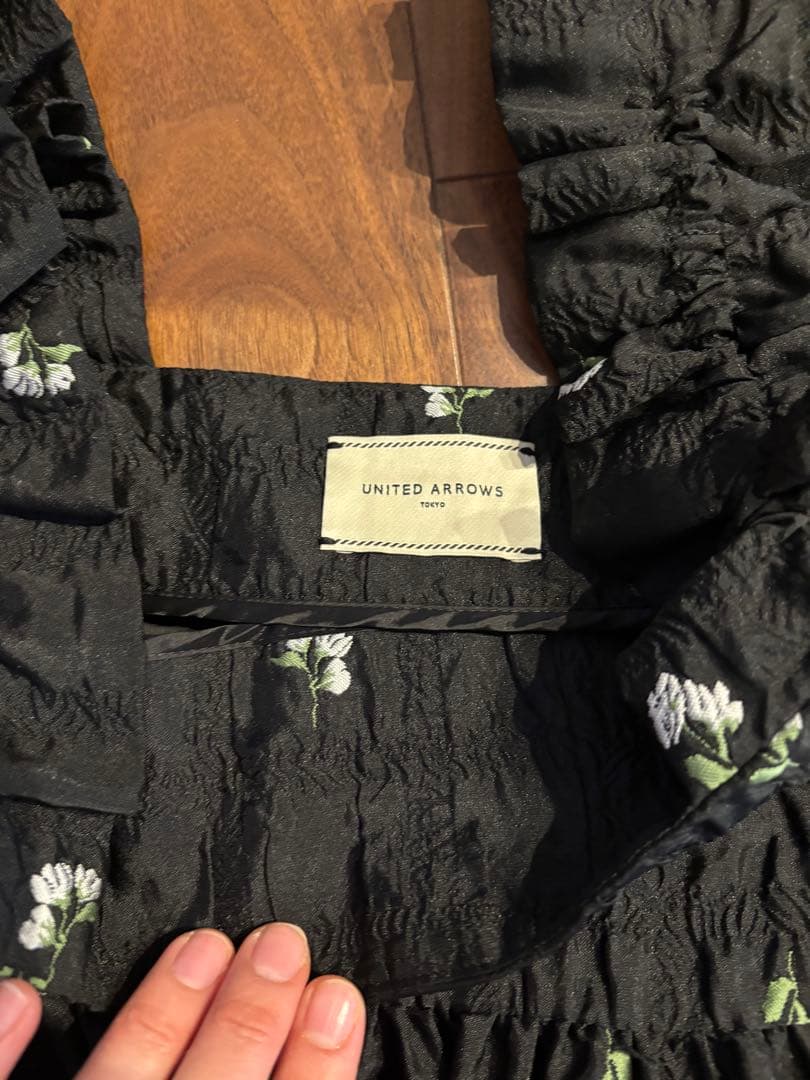 ユナイテッドアローズ　スクエア フラワー ジャガード キャミソール