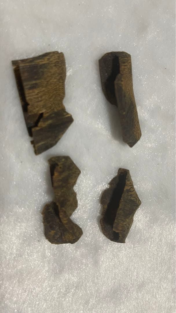 極上伽羅沈香原木香木高ランク水沈み5.2グラム