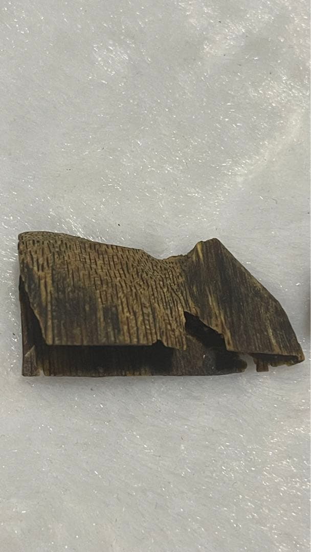 極上伽羅沈香原木香木高ランク水沈み5.2グラム