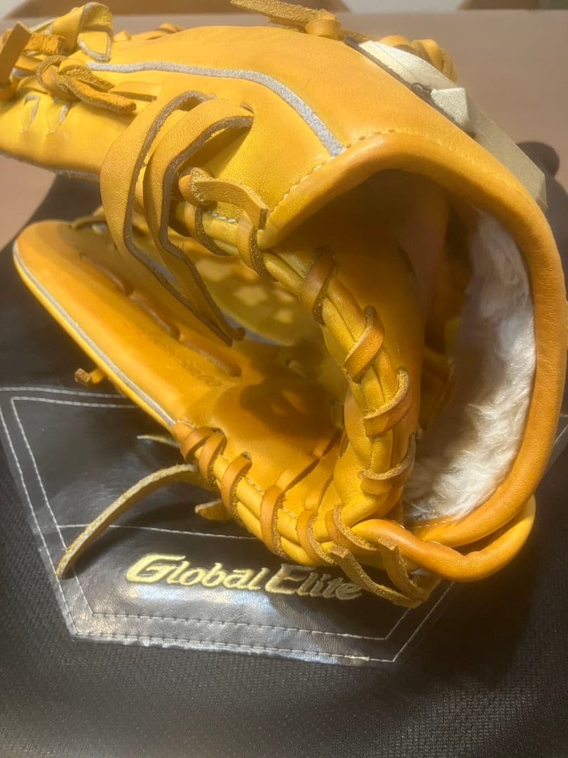 Mizuno Global Elite 軟式グローブ イエロー　左用