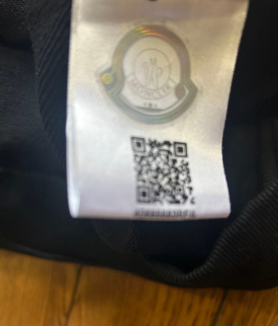 MONCLER ブラック トレーナー