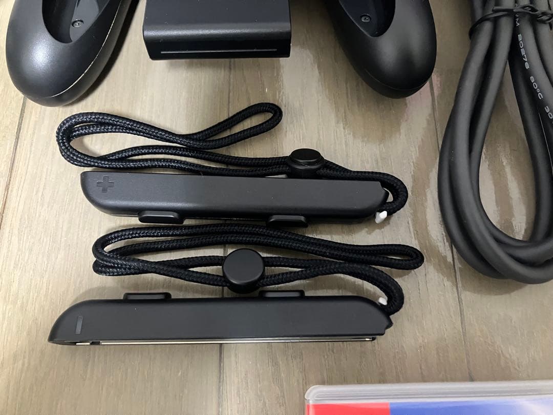 任天堂Nintendo Switch ニンテンドースイッチ　カセット4個付