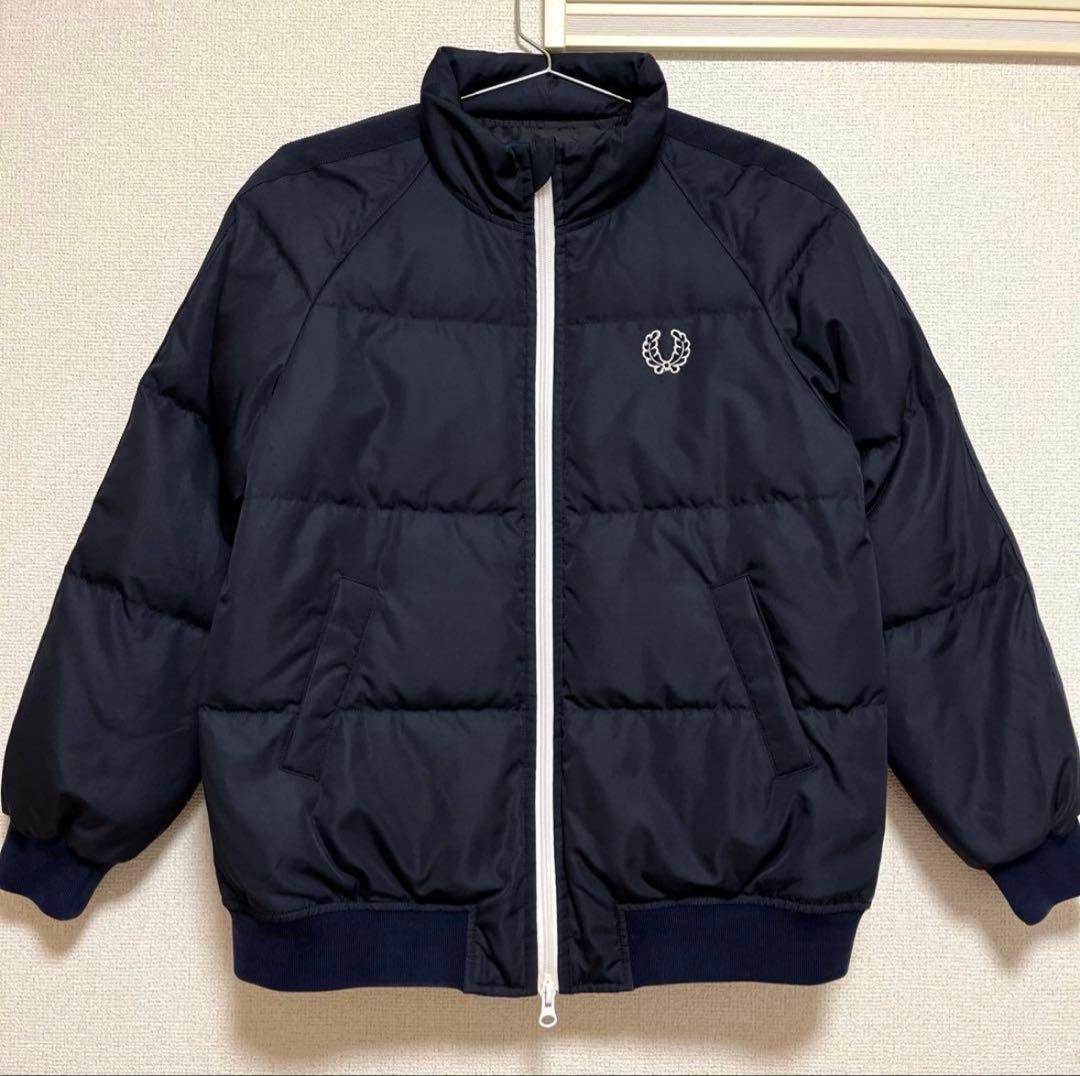 FRED PERRY アウター　ネイビー