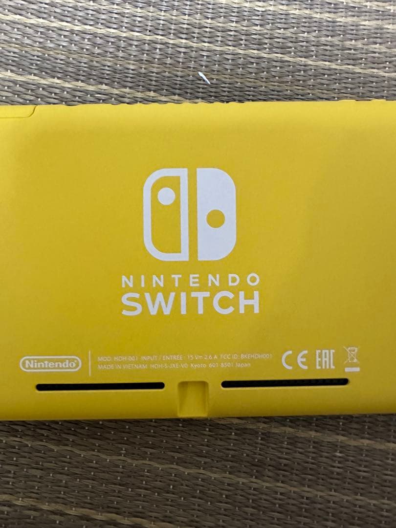 任天堂　Switch Lite イエロー　中古