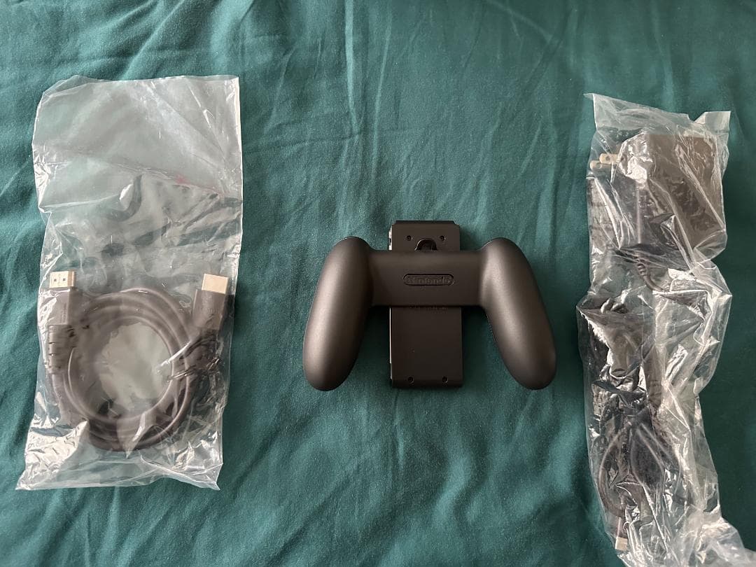 た*ん様 美品 Nintendo Switch 本体 ホワイト/ブラック