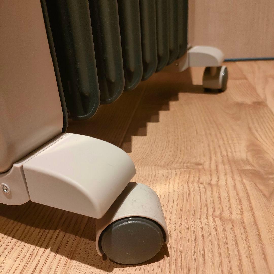 【美品】DeLonghi　VertiCaldo　オイルヒーター