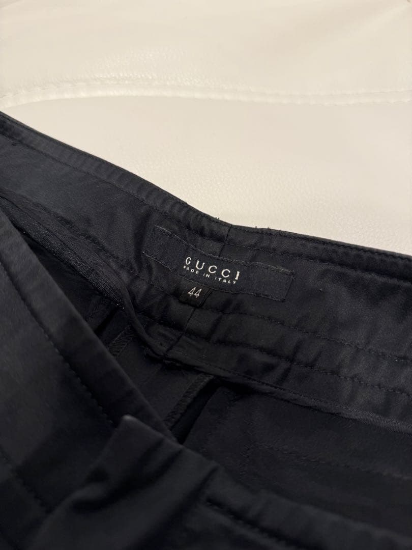 グッチ　トムフォード　フレアパンツ 膝リボン