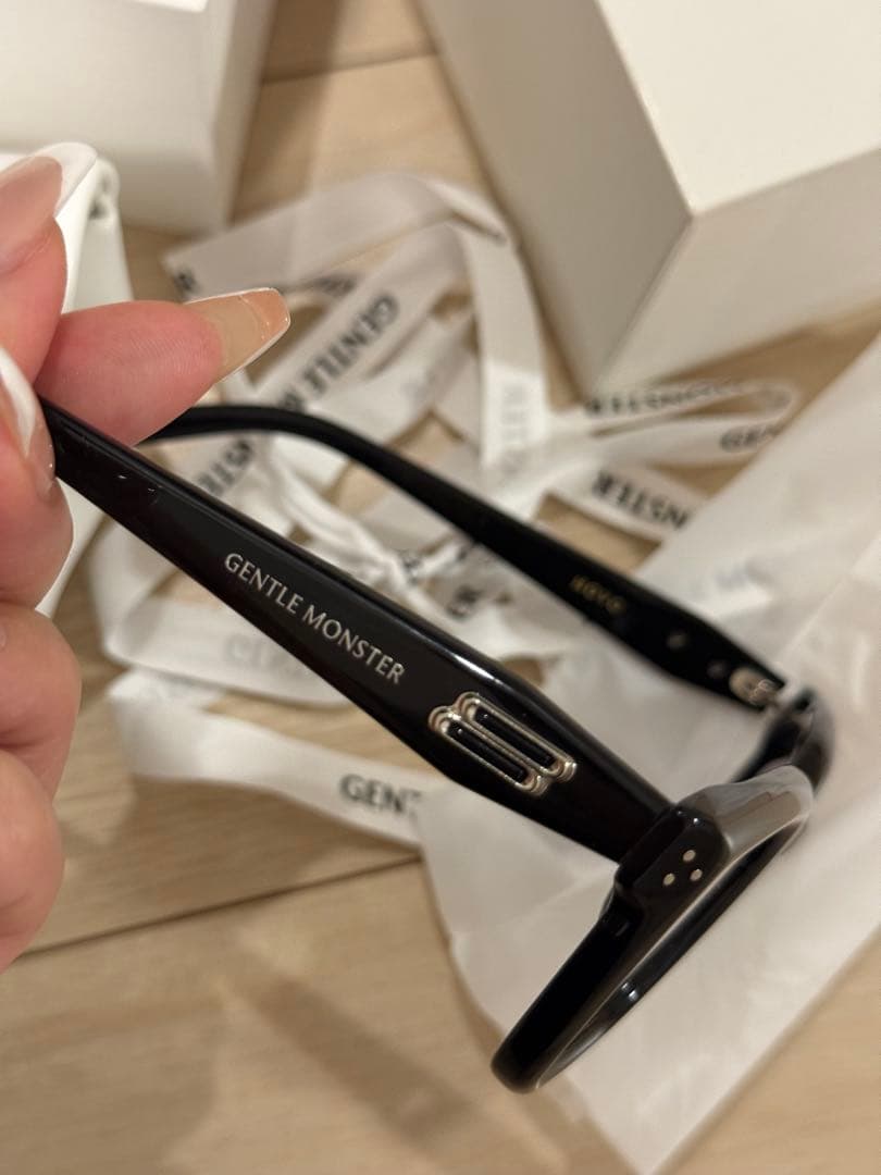 小物 GENTLE MONSTER HOVO