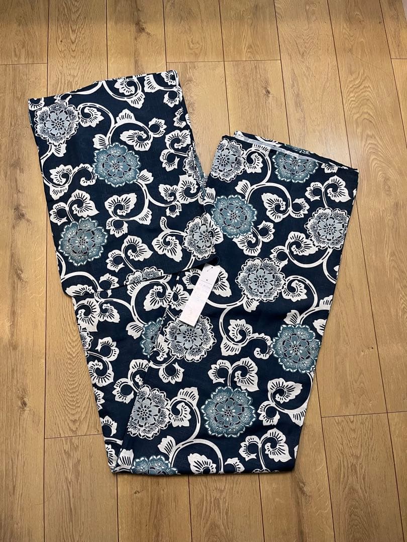 新品・未使用　4L 大きいサイズ　浴衣　ポリエステル　単衣　緑　グリーン　唐草