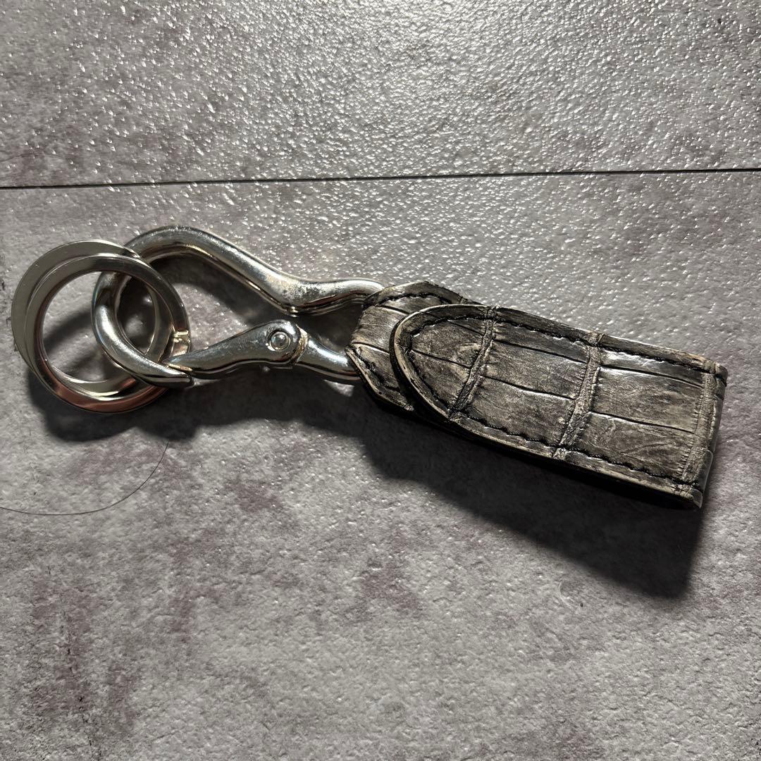 ISAMU KATAYAMA BACKLASH クロコ墨染め キーホルダー　鰐革
