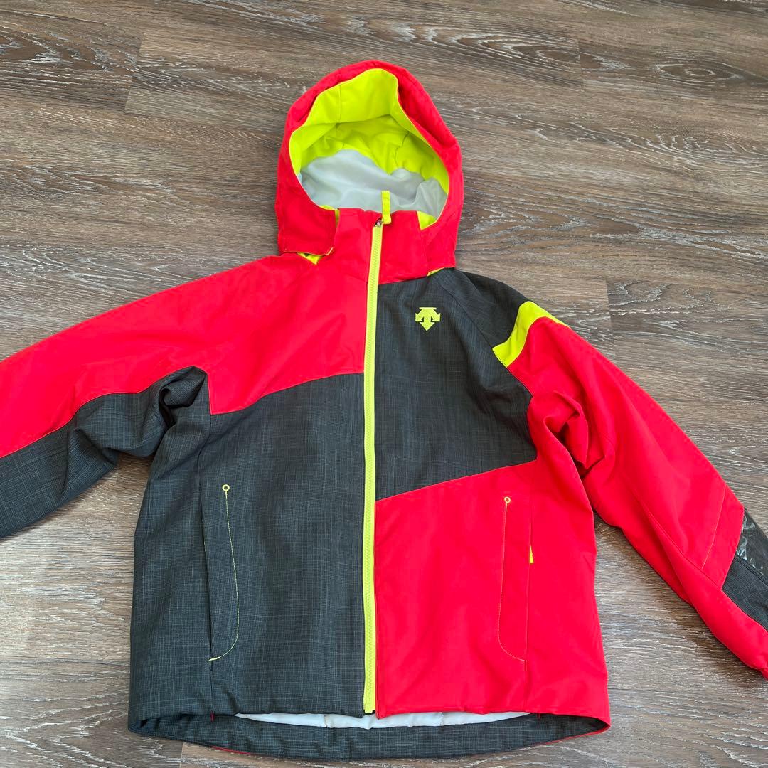 デサント　美品　　セットアップ　上下　スキーウェア　150 男の子　女の子