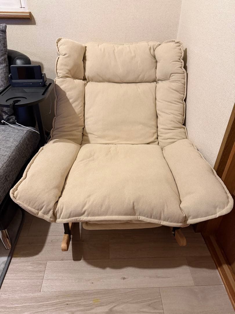 ロッキングチェア リクライニングソファ クリーム色 オットマン付き
