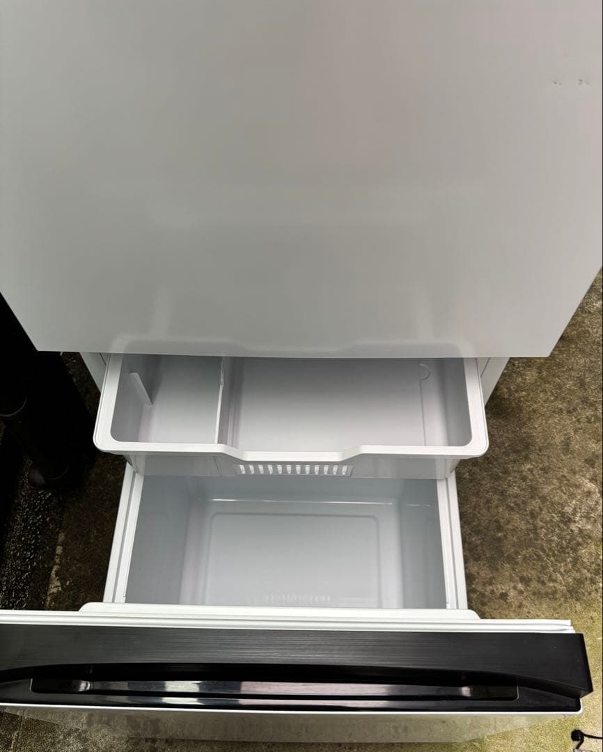 135L一人暮らし用冷蔵庫　ホワイト（引き取り限定）