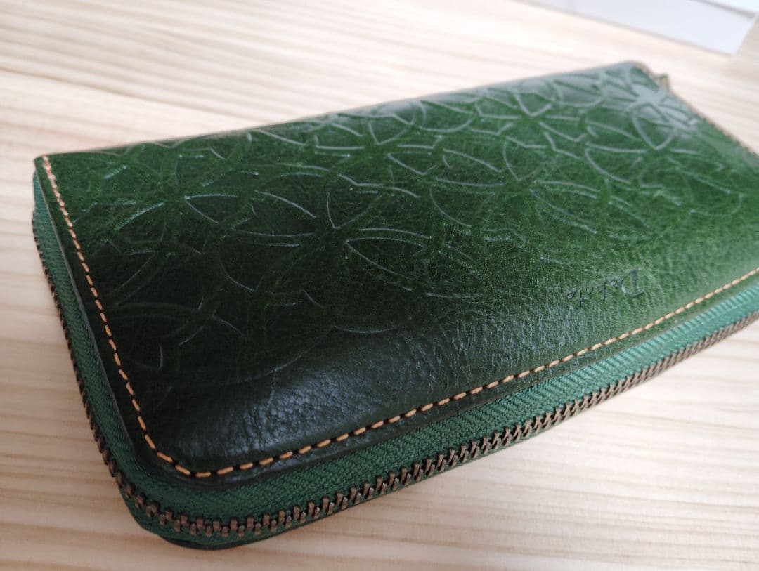 Dakotaダコタ リリーヴォ 長財布