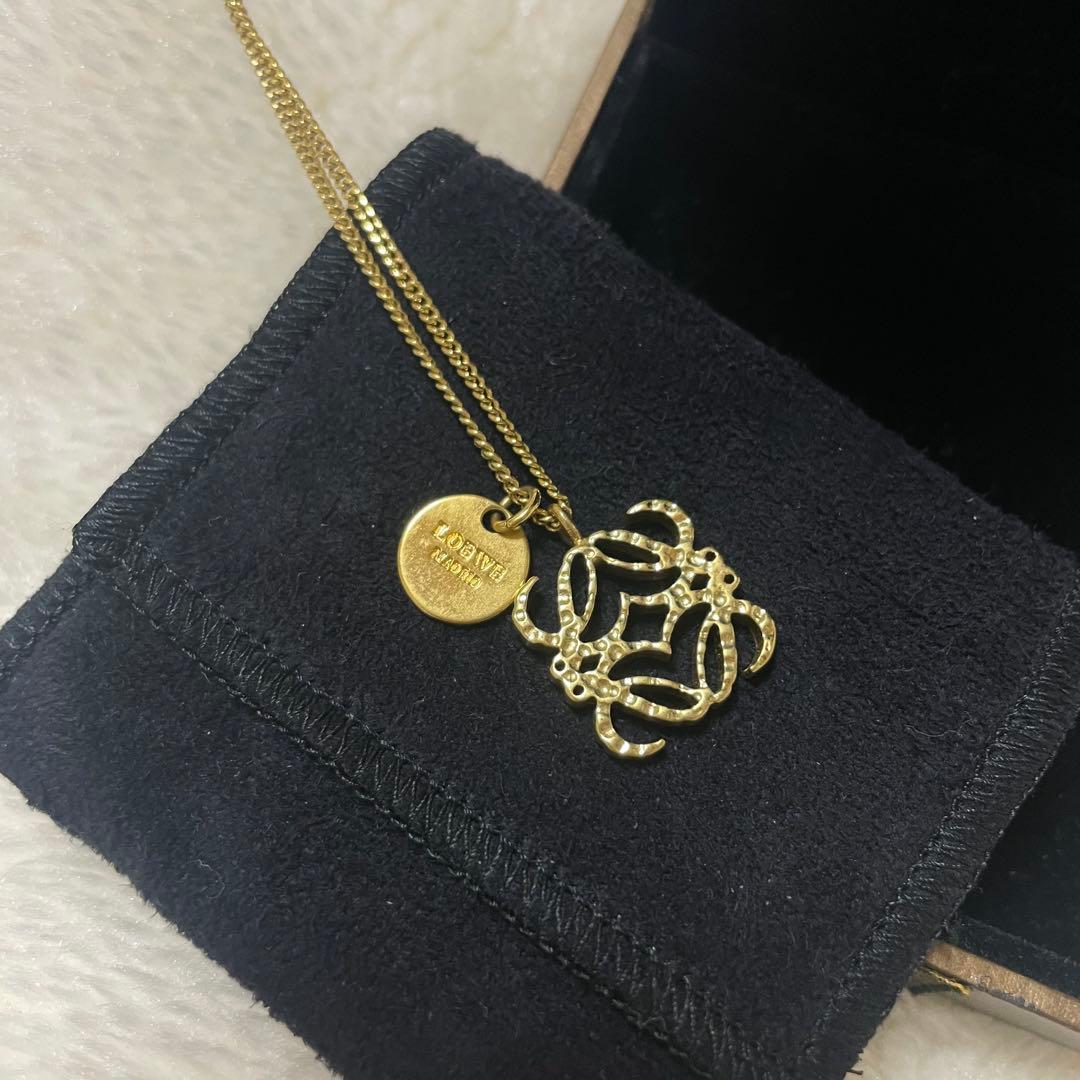 ロエベ　アナグラム　ネックレス　ゴールド