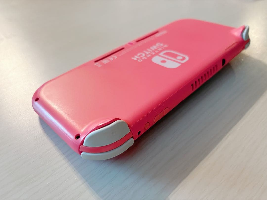 Nintendo Switch light　コーラルピンク