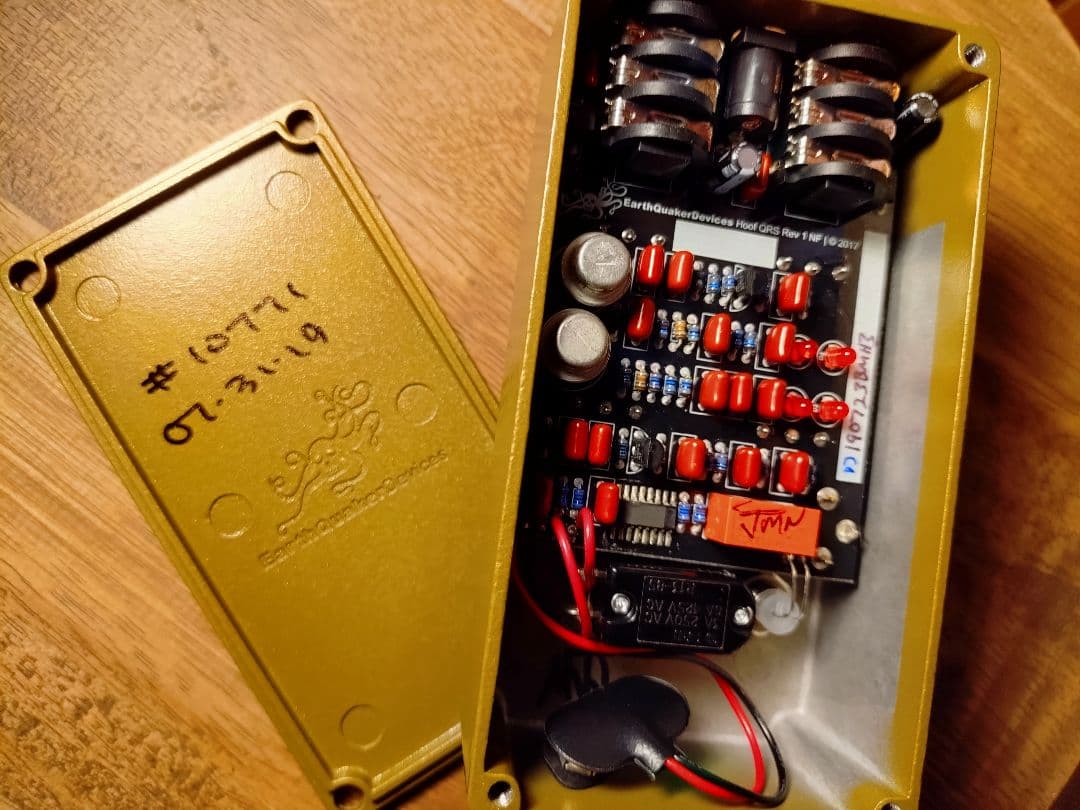 EarthQuaker Devices Hoot Fuzz ギターエフェクター