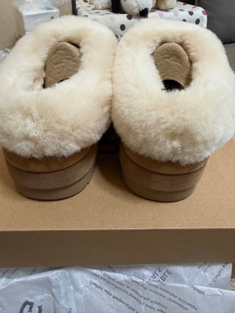 正規品　UGG Tazzlita ダズリータ　チェスナット　39 箱あり