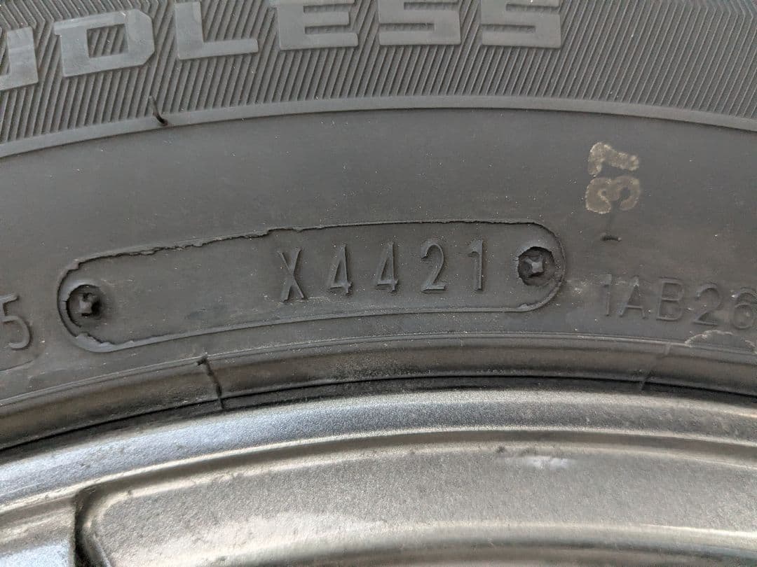 N*7様 [美品] 225/65R17 ダンロップ WINTERMAX スタッド