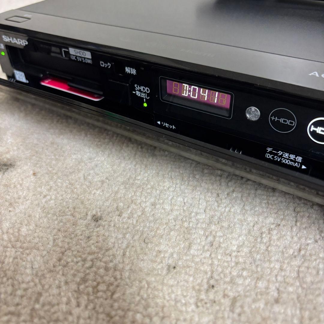 952ブルーレイレコーダー　シャープ　アクオス　2TB　3番組同時録画　送料無料