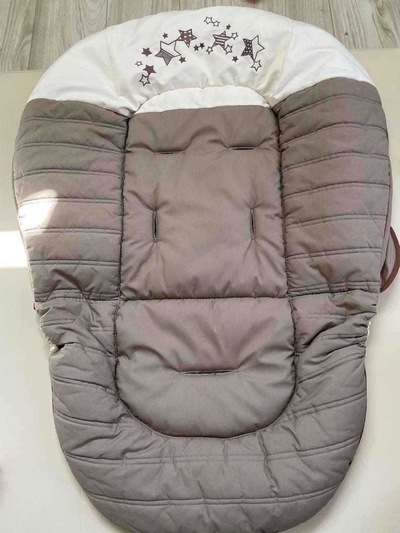 コンビ ネムリラ オートスウィング トイザらス限定