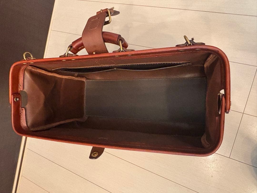 口枠ボストンバッグ　ベルト一本タイプ(V-104) チョコ　HERZ ヘルツ本革