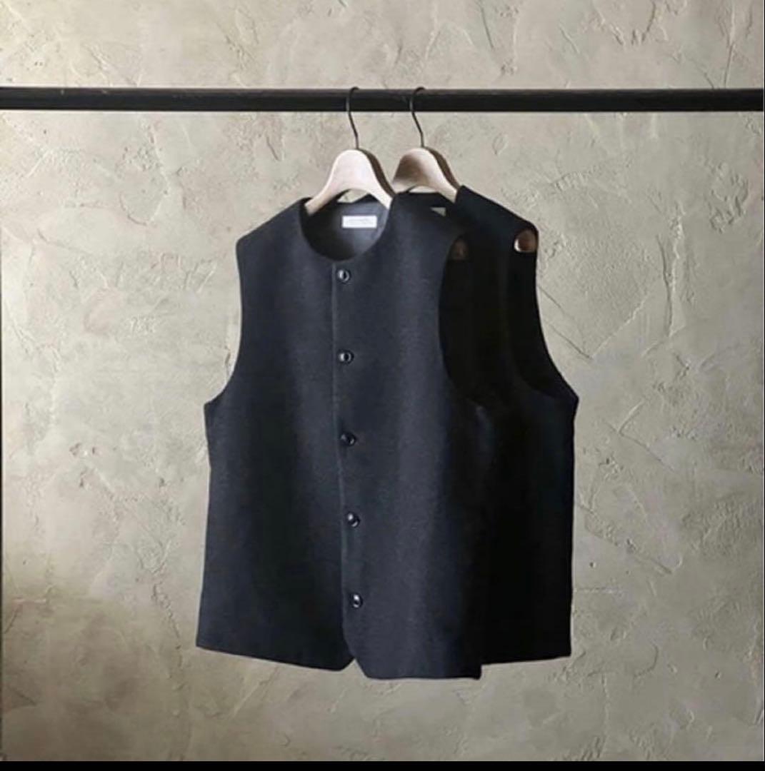 CONFECTウールモッサークルーネックベスト
