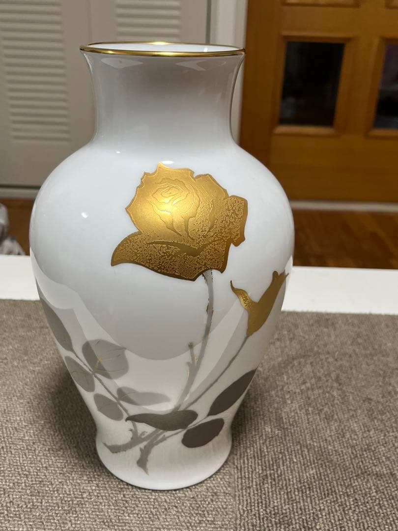 大倉陶園 OKURA 花器 花瓶 フラワーベース 金蝕バラ