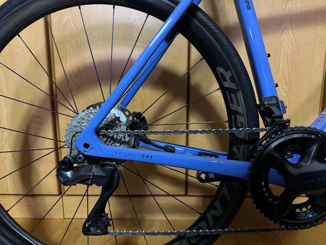 TREK EMONDA SLR7 Ultegra di2 12速