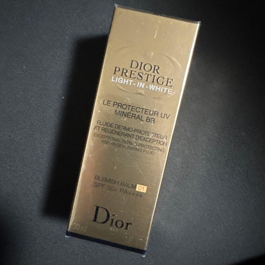 プレステージ　ホワイトル　プロテクターUVミネラルBB 01