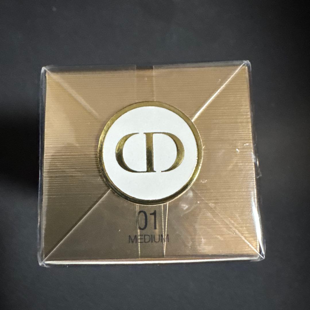 プレステージ　ホワイトル　プロテクターUVミネラルBB 01