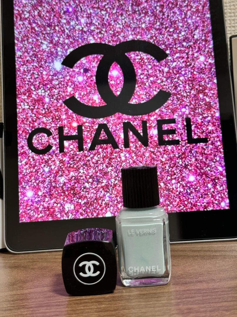 ジェルネイル・ネイルシール Nail polish chanel