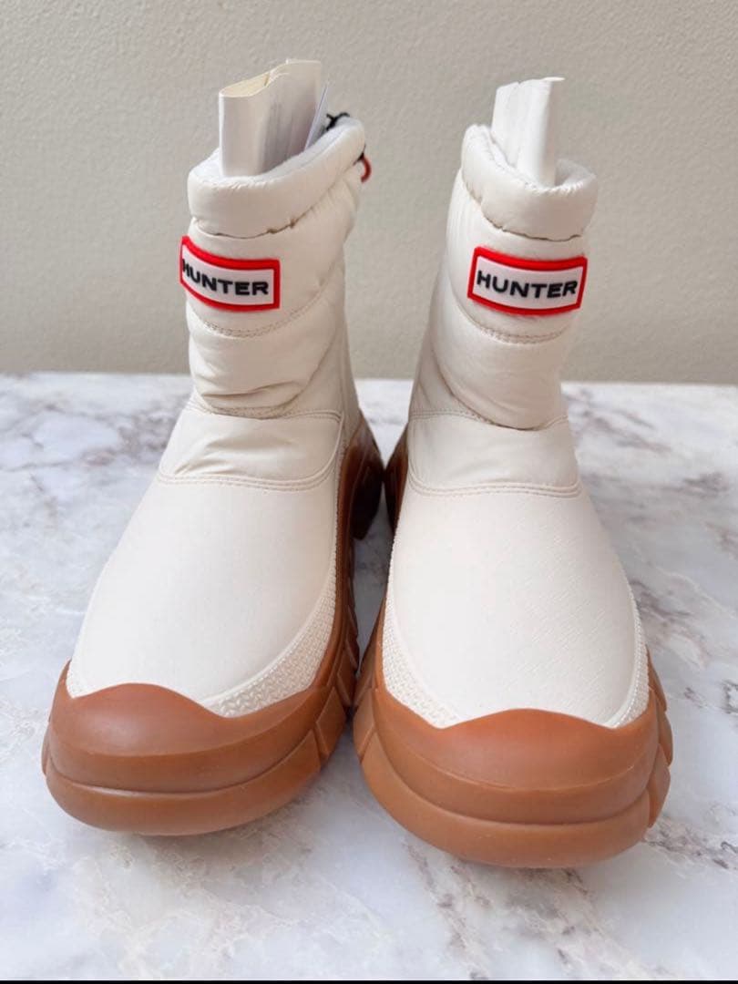 ◯新品 HUNTER スノーブーツ 白24cm未使用 防寒防水