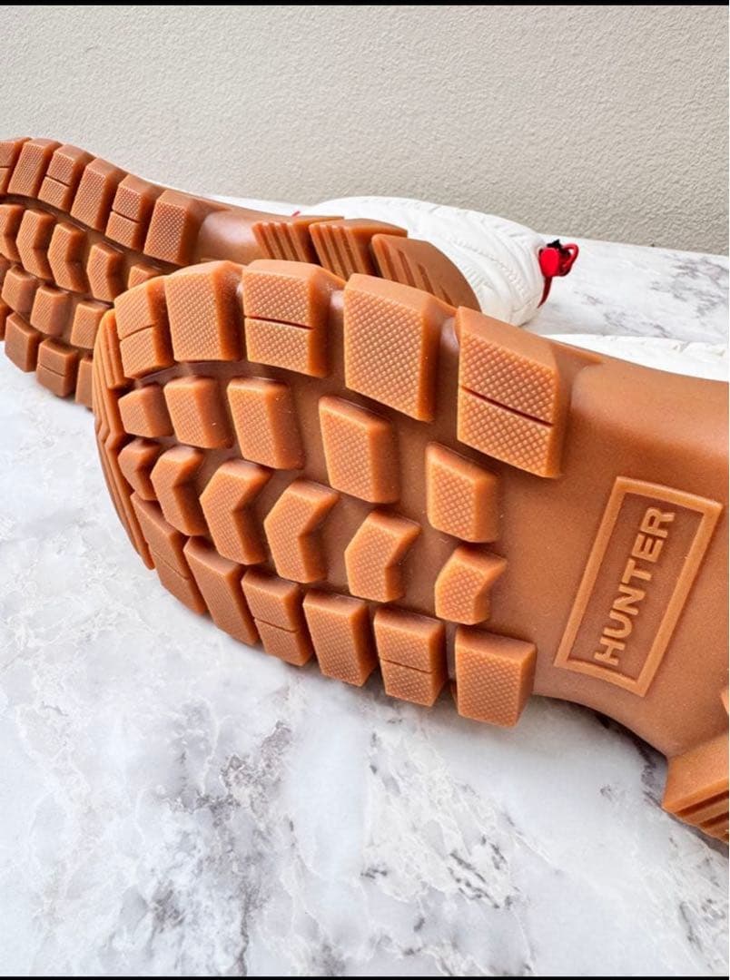 ◯新品 HUNTER スノーブーツ 白24cm未使用 防寒防水